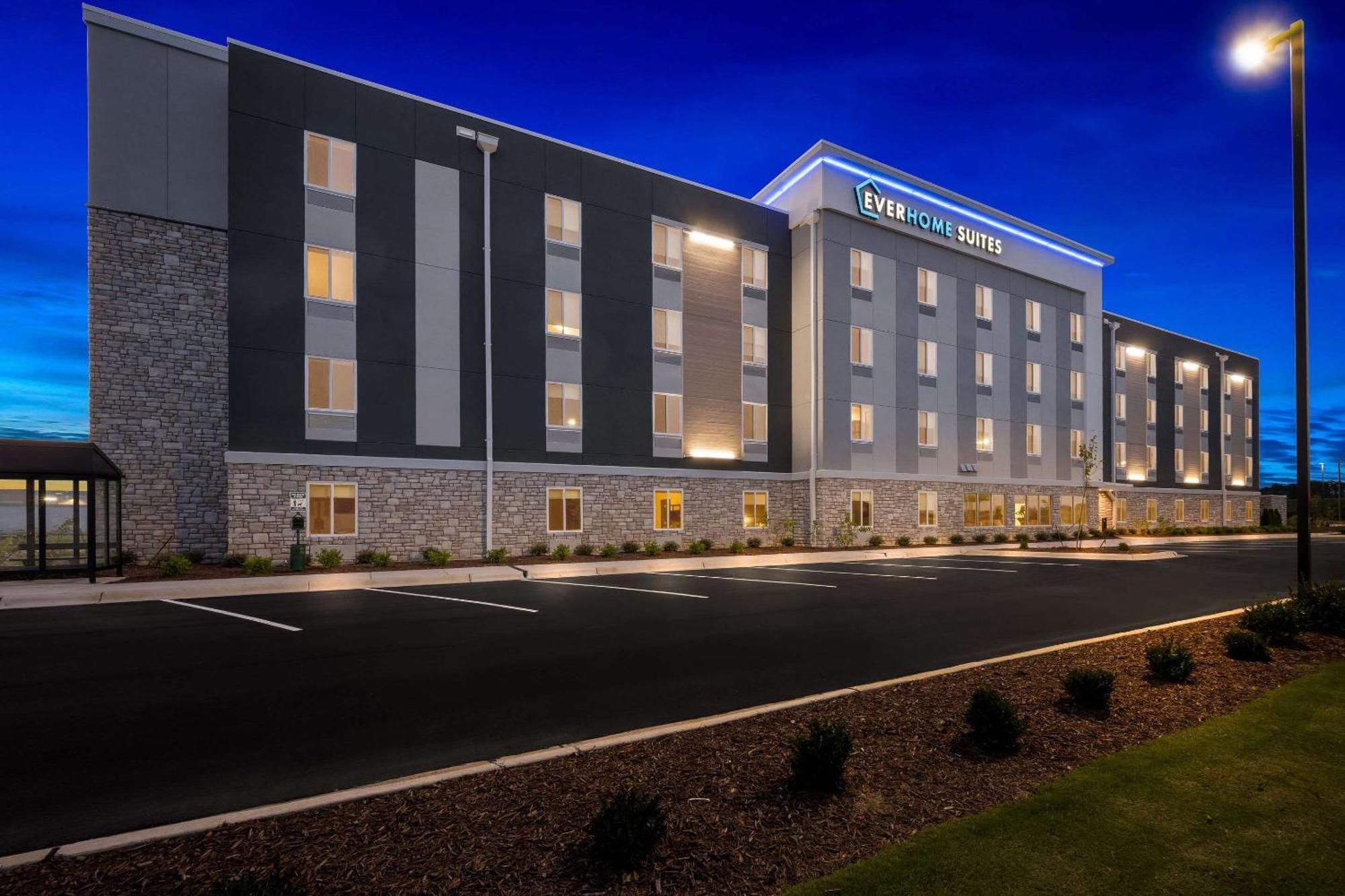 Everhome Suites Fayetteville Near Fort Bragg Екстериор снимка