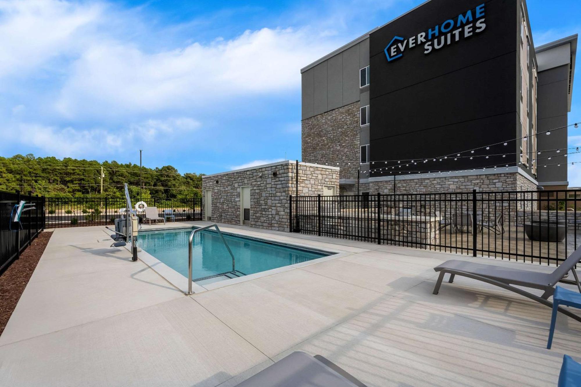 Everhome Suites Fayetteville Near Fort Bragg Екстериор снимка